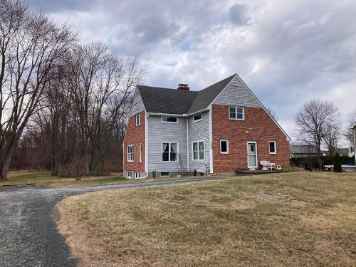 169 River Rd, Whately - $385,000