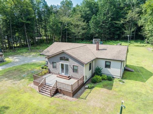 164 Alexander Rd, Leyden - $490,000