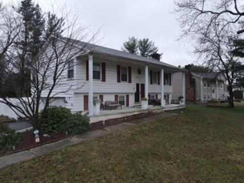 117 Silver St, Agawam - $315,000