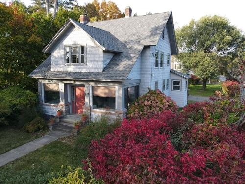 253 Silver St, Greenfield - $330,000