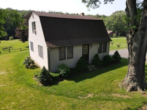 92 Barney Hale Rd, Gill - $339,000